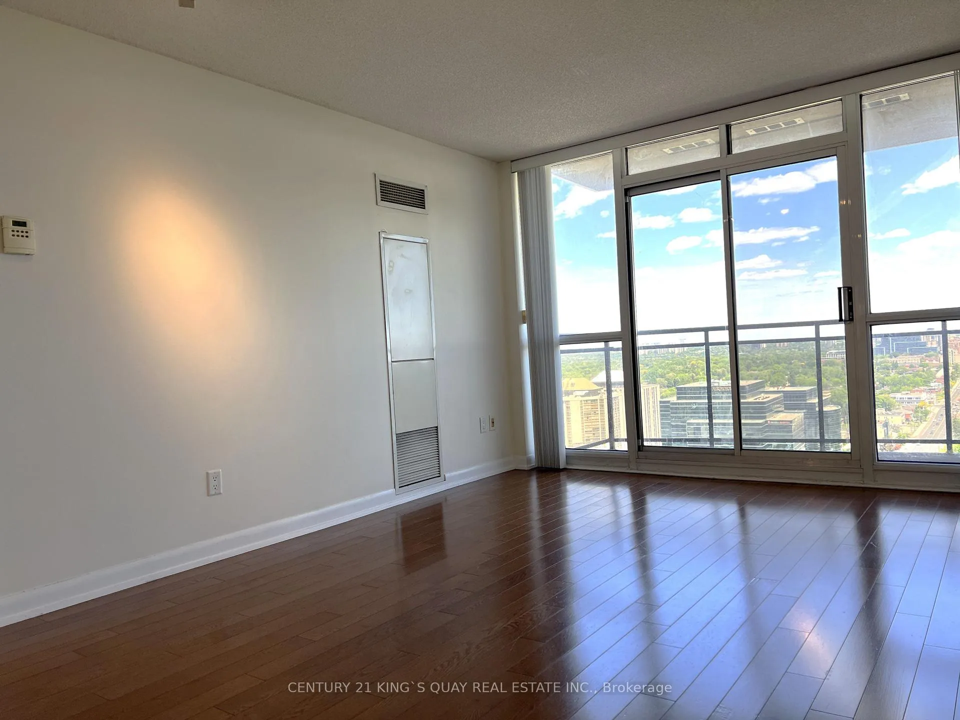 Photo 11 of Unit 2711, 33 Sheppard Avenue E, North York, Willowdale East — HOMEH