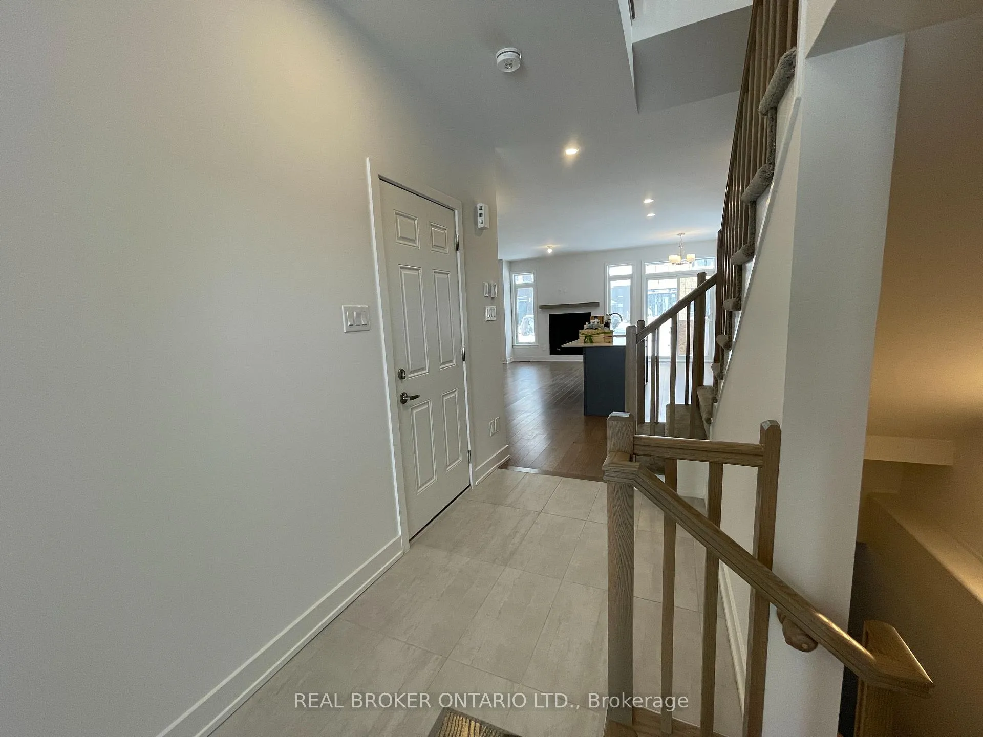 Photo 5 of 882 Solarium Avenue, Ottawa, Riverside South/Gloucester Glen — HOMEH