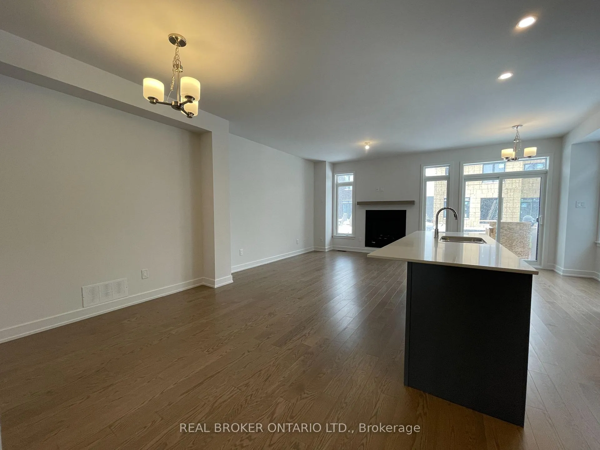 Photo 7 of 882 Solarium Avenue, Ottawa, Riverside South/Gloucester Glen — HOMEH
