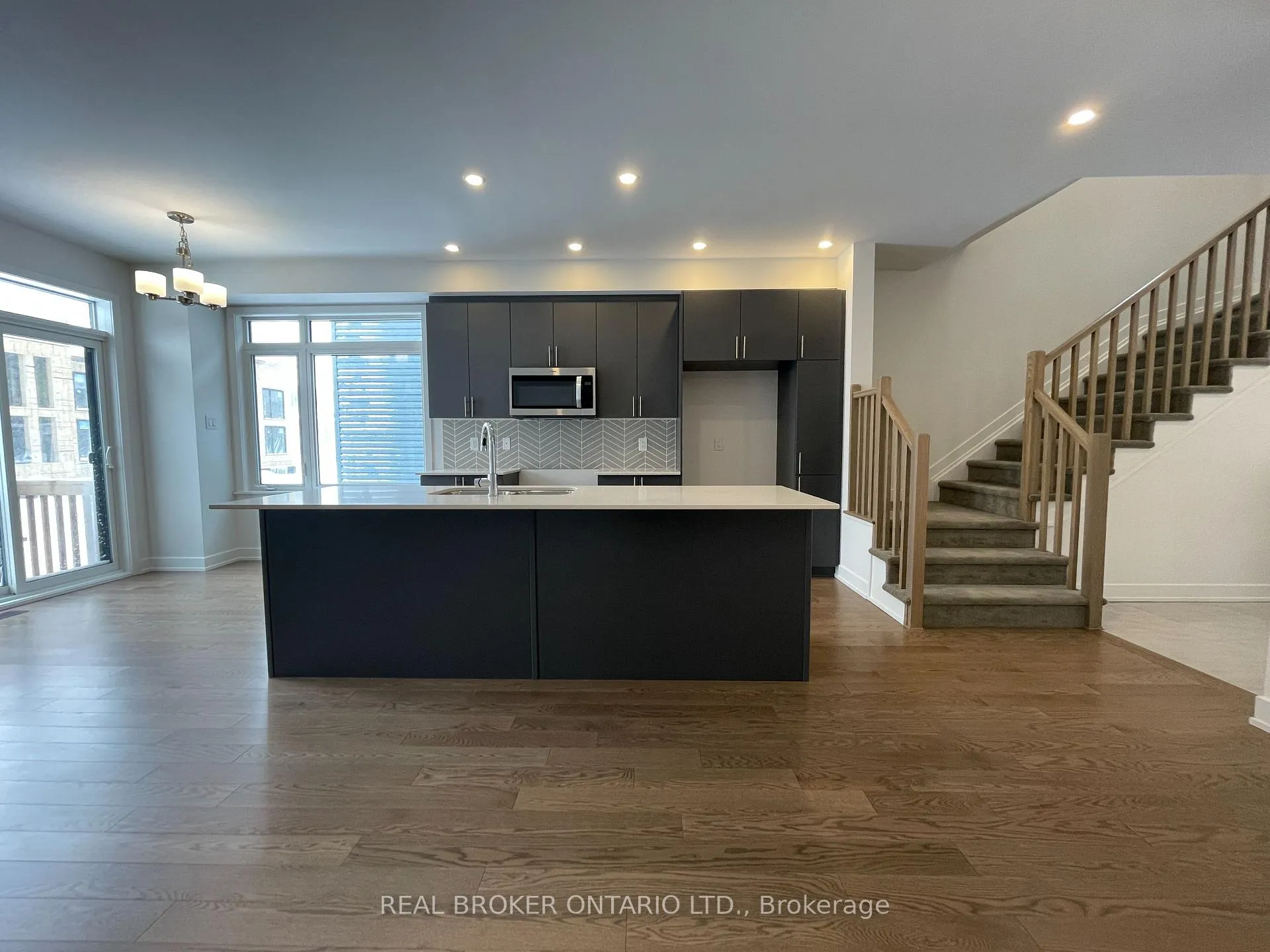 Photo 9 of 882 Solarium Avenue, Ottawa, Riverside South/Gloucester Glen — HOMEH