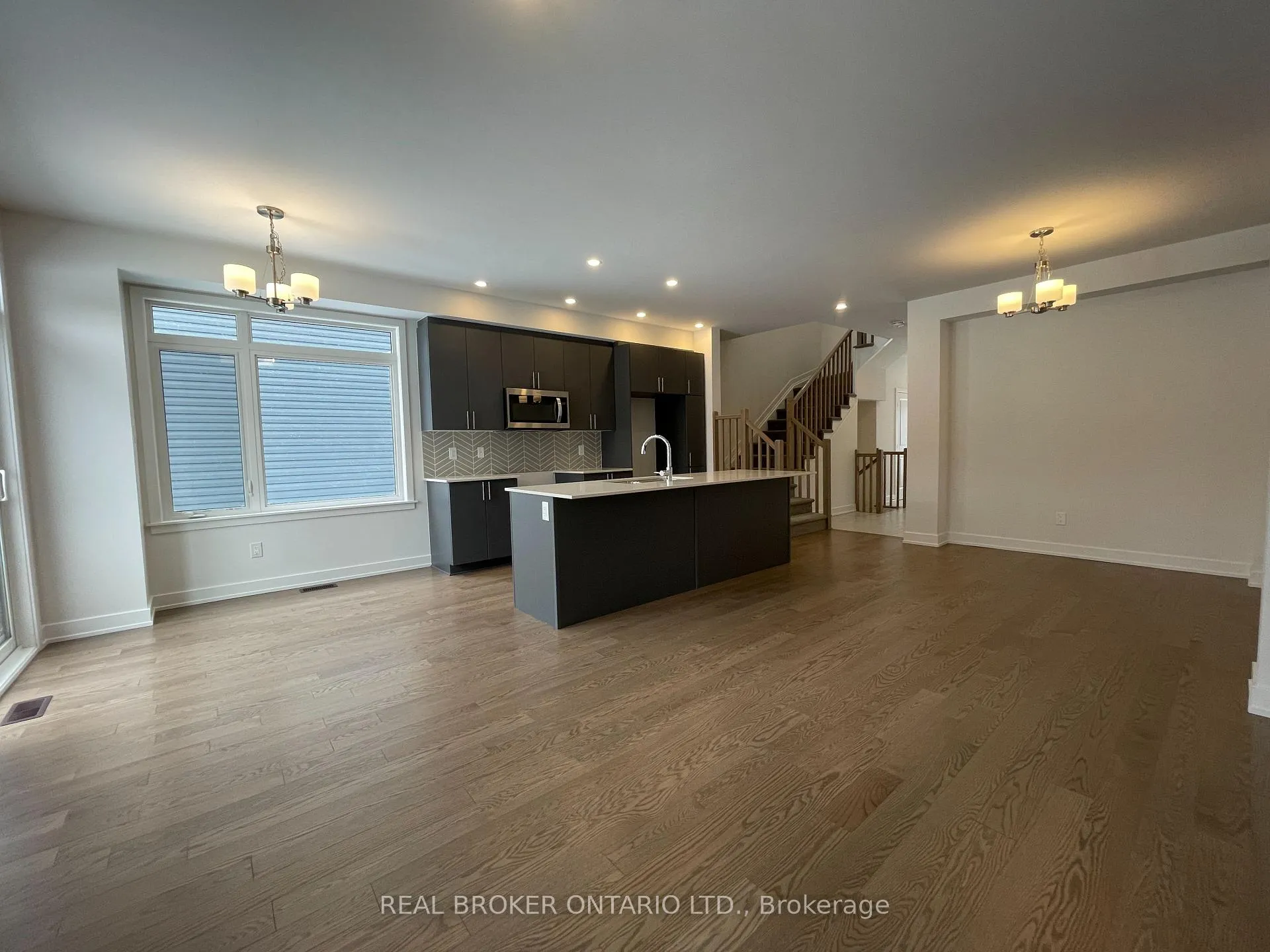 Photo 10 of 882 Solarium Avenue, Ottawa, Riverside South/Gloucester Glen — HOMEH