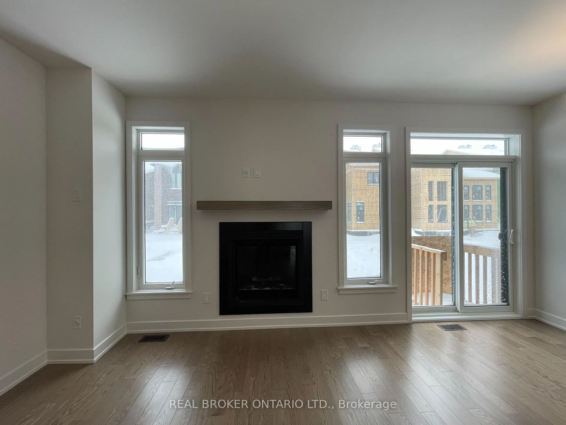 Photo 11 of 882 Solarium Avenue, Ottawa, Riverside South/Gloucester Glen — HOMEH