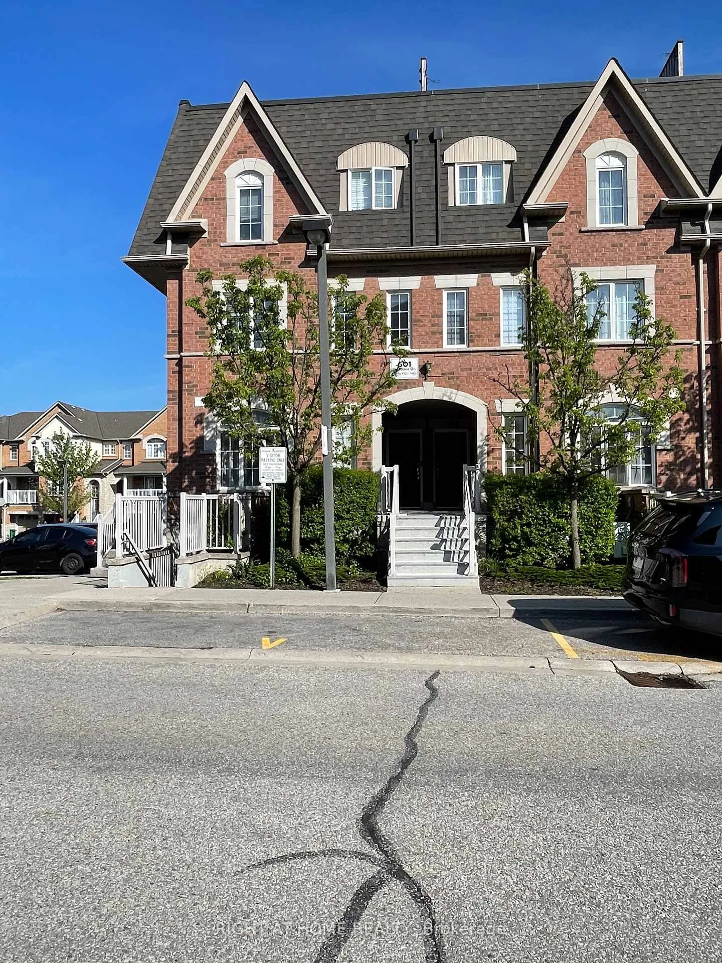 Photo of Unit 122, 601 Shoreline Drive