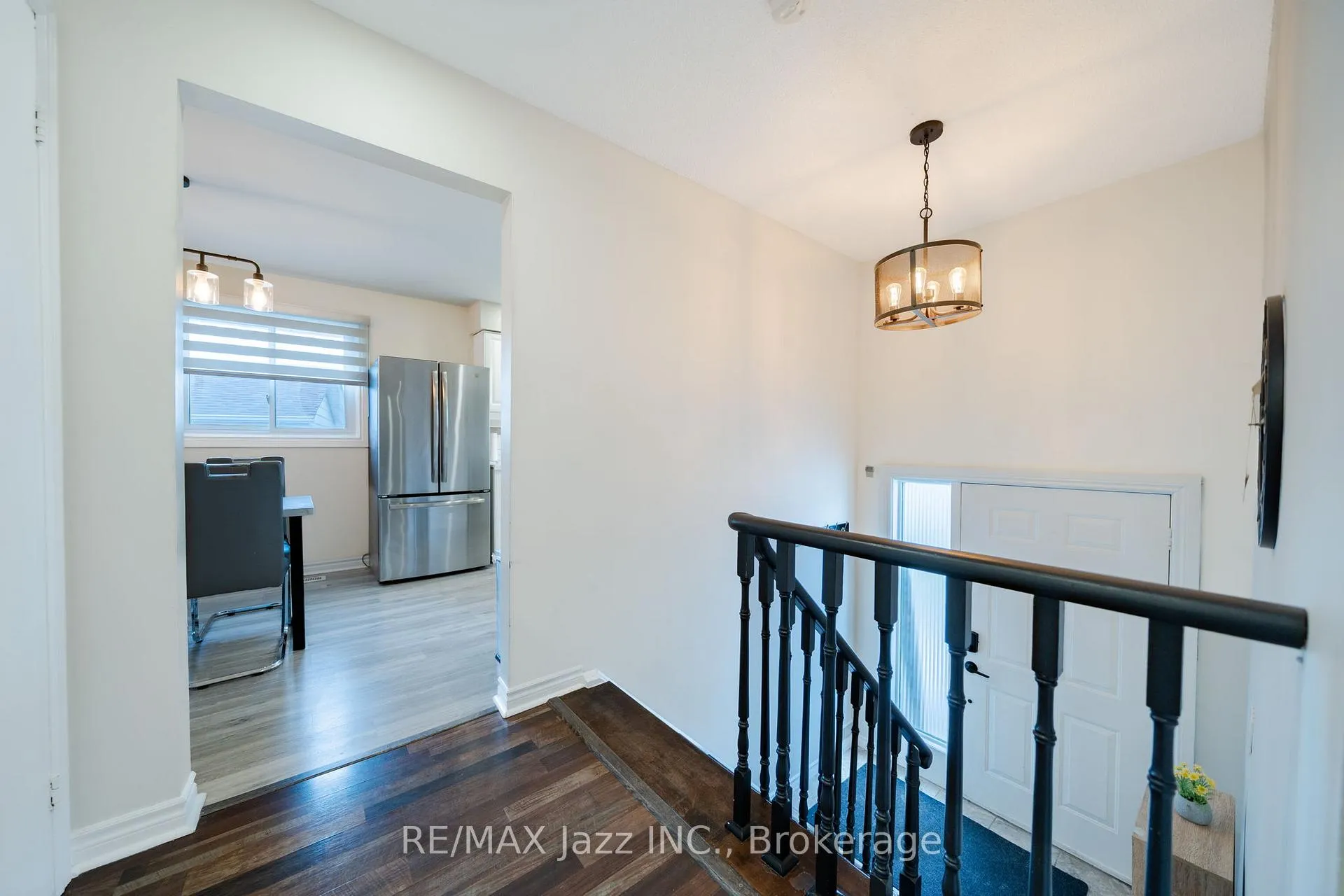 Photo 9 of 1007 Cardinal Court, Oshawa, Eastdale — HOMEH