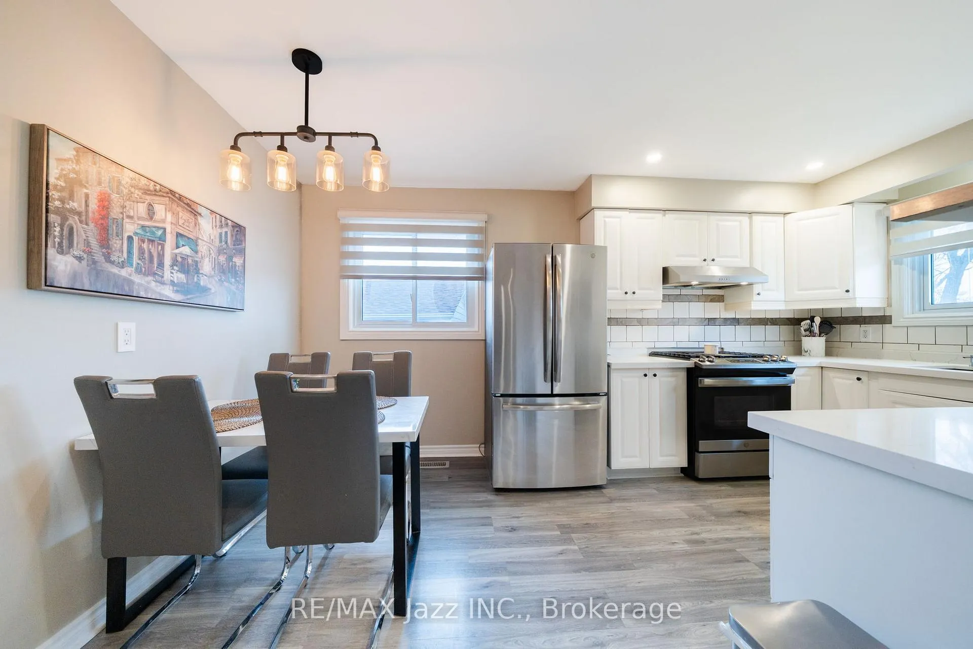 Photo 10 of 1007 Cardinal Court, Oshawa, Eastdale — HOMEH