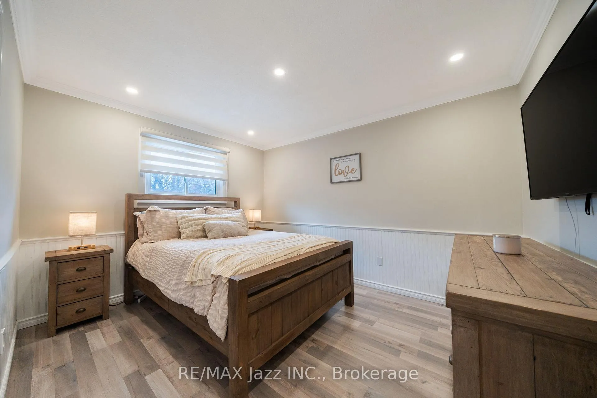 Photo 18 of 1007 Cardinal Court, Oshawa, Eastdale — HOMEH
