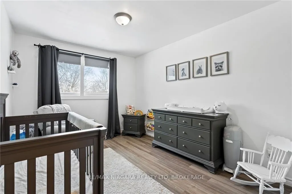 Photo 18 of 49 Royal Oak Drive, St. Catharines, Martindale Pond — HOMEH