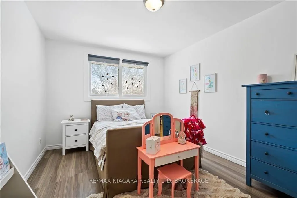 Photo 20 of 49 Royal Oak Drive, St. Catharines, Martindale Pond — HOMEH