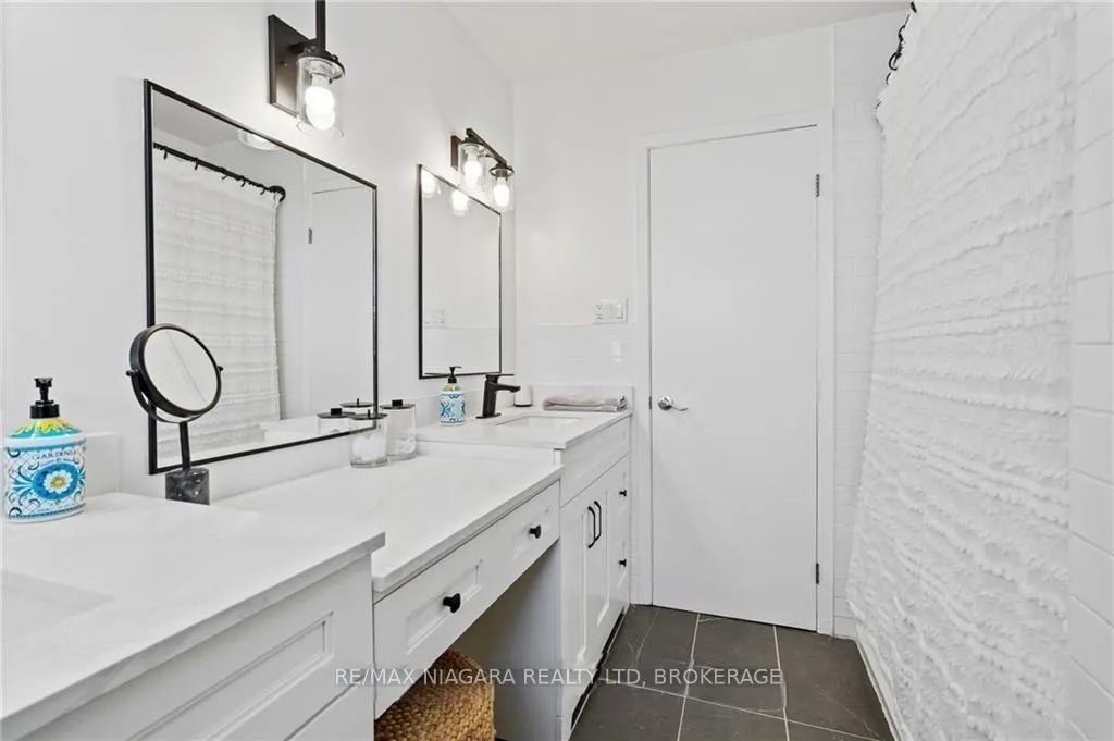 Photo 22 of 49 Royal Oak Drive, St. Catharines, Martindale Pond — HOMEH