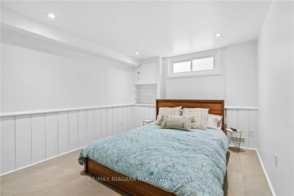 Photo 26 of 49 Royal Oak Drive, St. Catharines, Martindale Pond — HOMEH