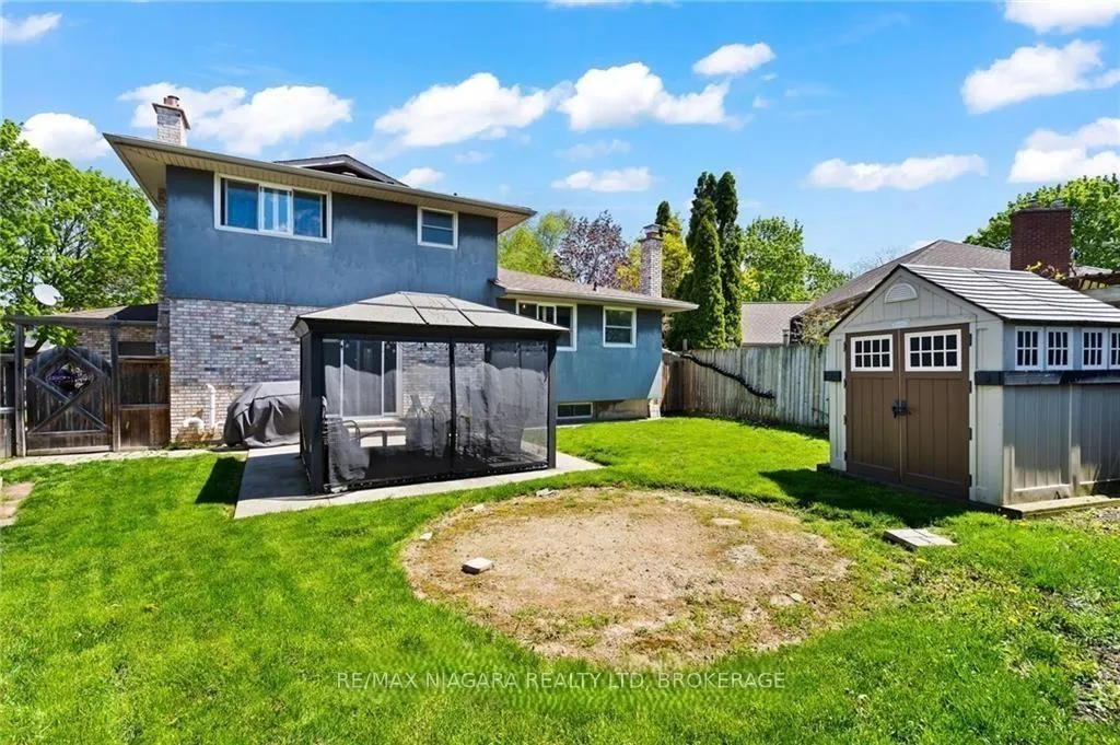 Photo 29 of 49 Royal Oak Drive, St. Catharines, Martindale Pond — HOMEH