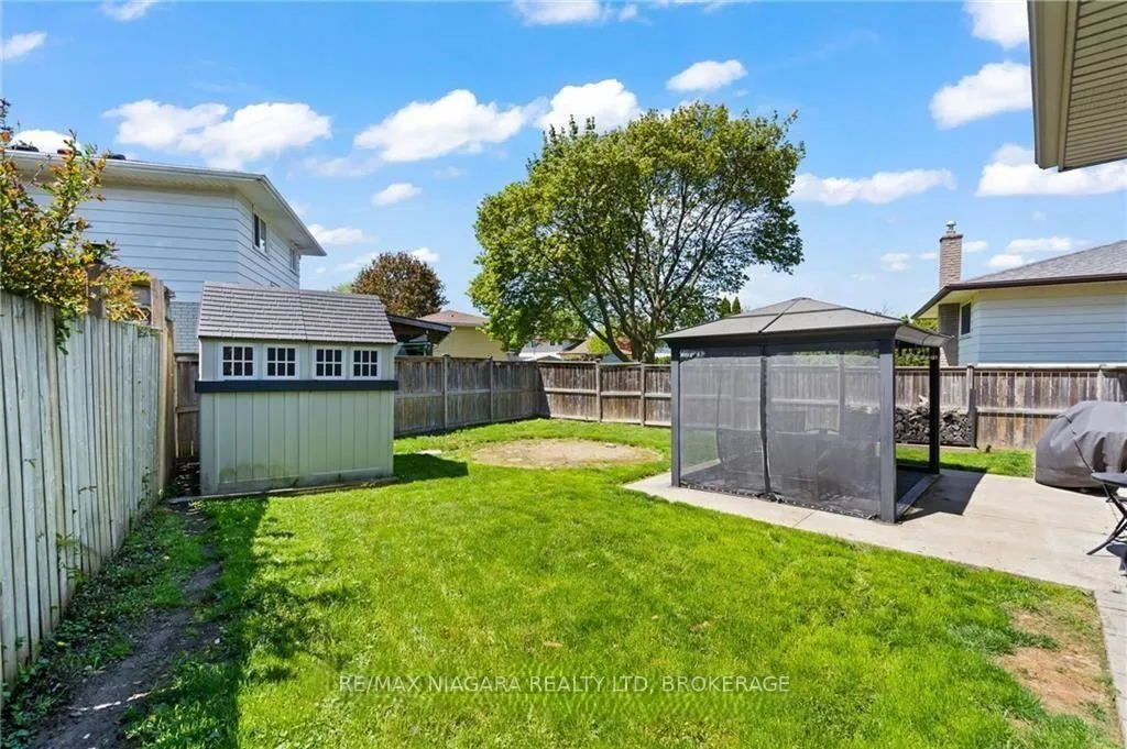 Photo 30 of 49 Royal Oak Drive, St. Catharines, Martindale Pond — HOMEH