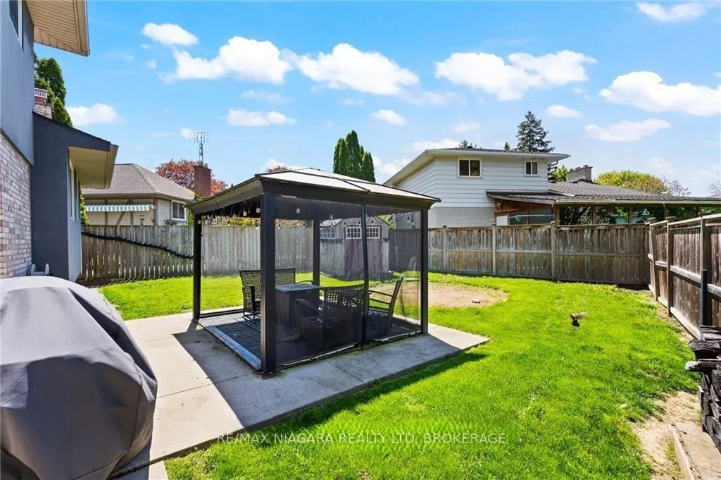 Photo 31 of 49 Royal Oak Drive, St. Catharines, Martindale Pond — HOMEH