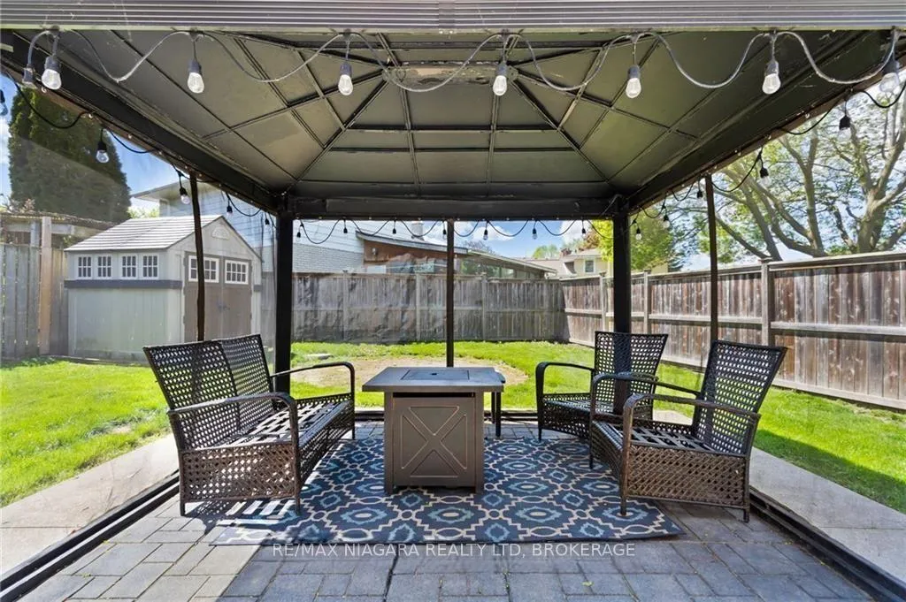 Photo 32 of 49 Royal Oak Drive, St. Catharines, Martindale Pond — HOMEH