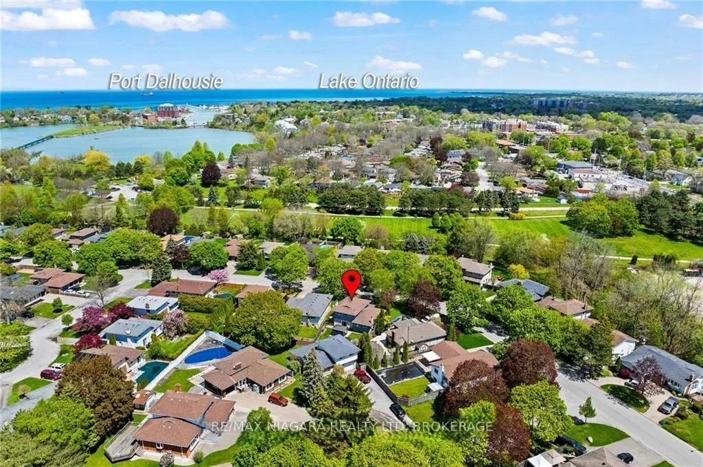 Photo 33 of 49 Royal Oak Drive, St. Catharines, Martindale Pond — HOMEH