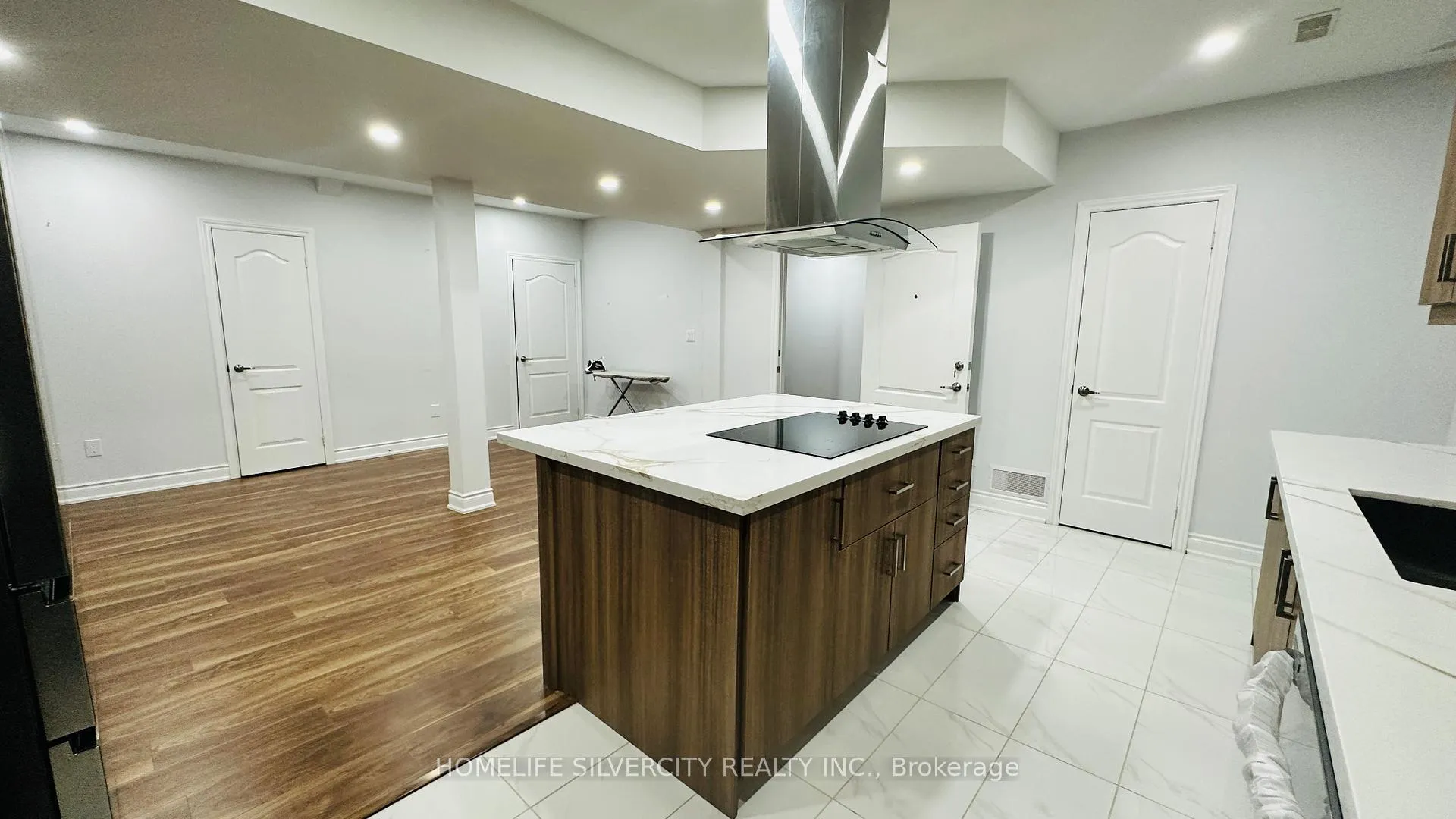 Photo 15 of Unit Bsmnt, 5 Valleyway Drive, Brampton, Credit Valley — HOMEH