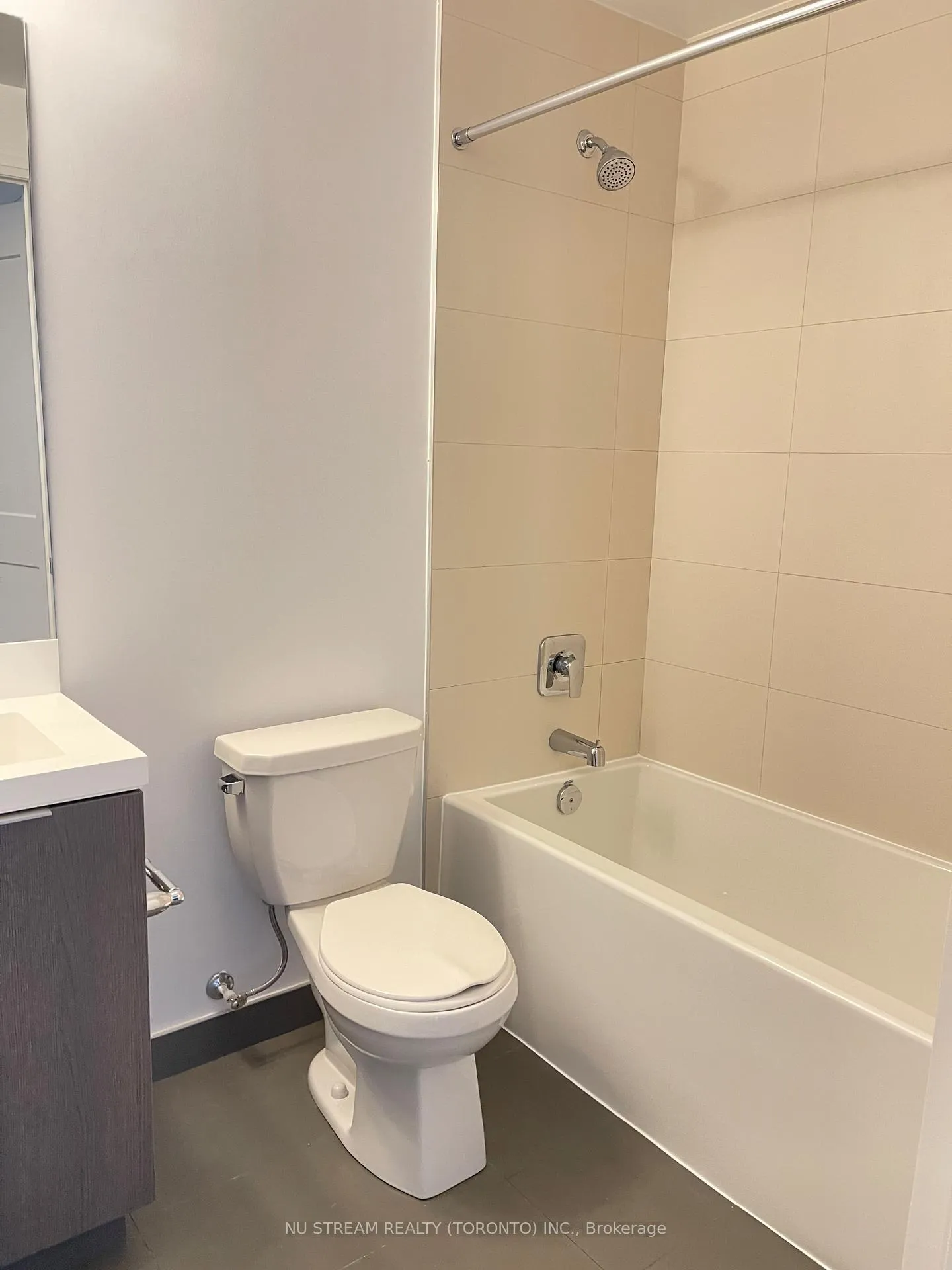 Photo 10 of Unit 914, 50 Dunfield Avenue E, Toronto, Mount Pleasant West — HOMEH