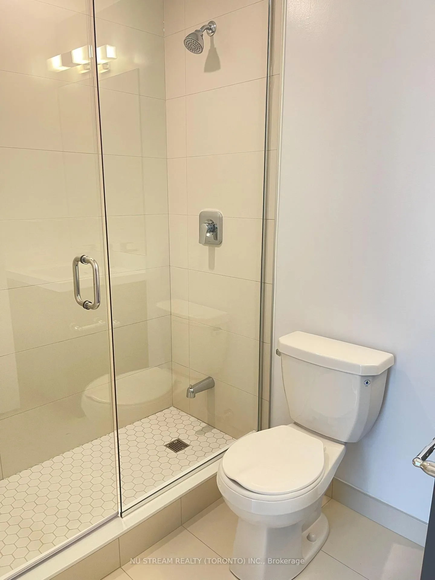 Photo 11 of Unit 914, 50 Dunfield Avenue E, Toronto, Mount Pleasant West — HOMEH