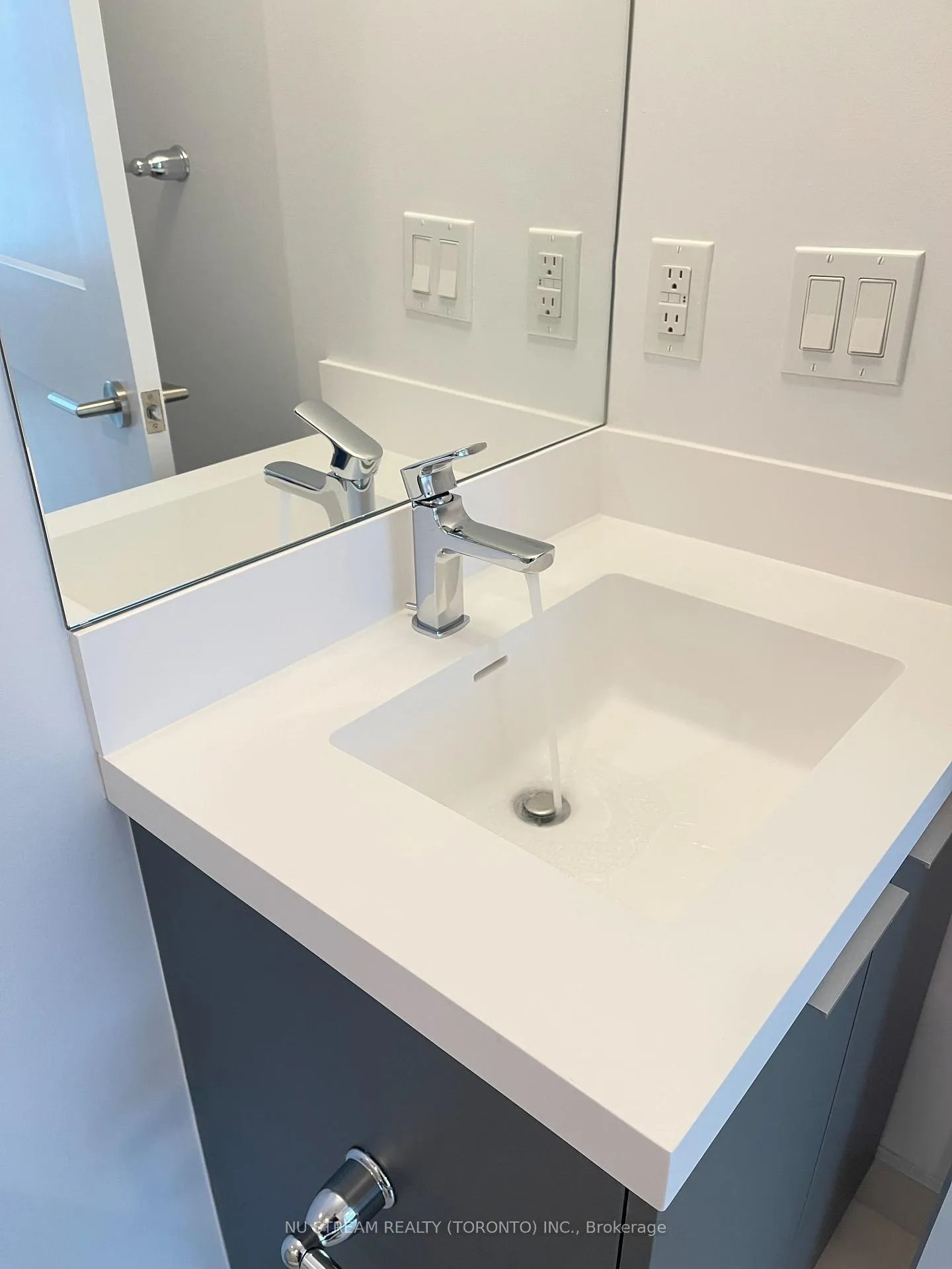 Photo 13 of Unit 914, 50 Dunfield Avenue E, Toronto, Mount Pleasant West — HOMEH