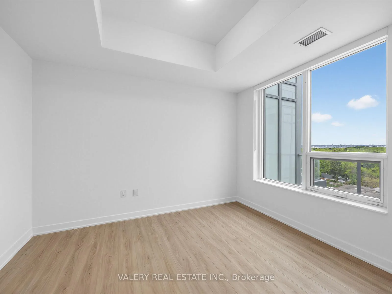 Photo 10 of Unit PH01, 500 Plains Road E, Burlington, LaSalle — HOMEH