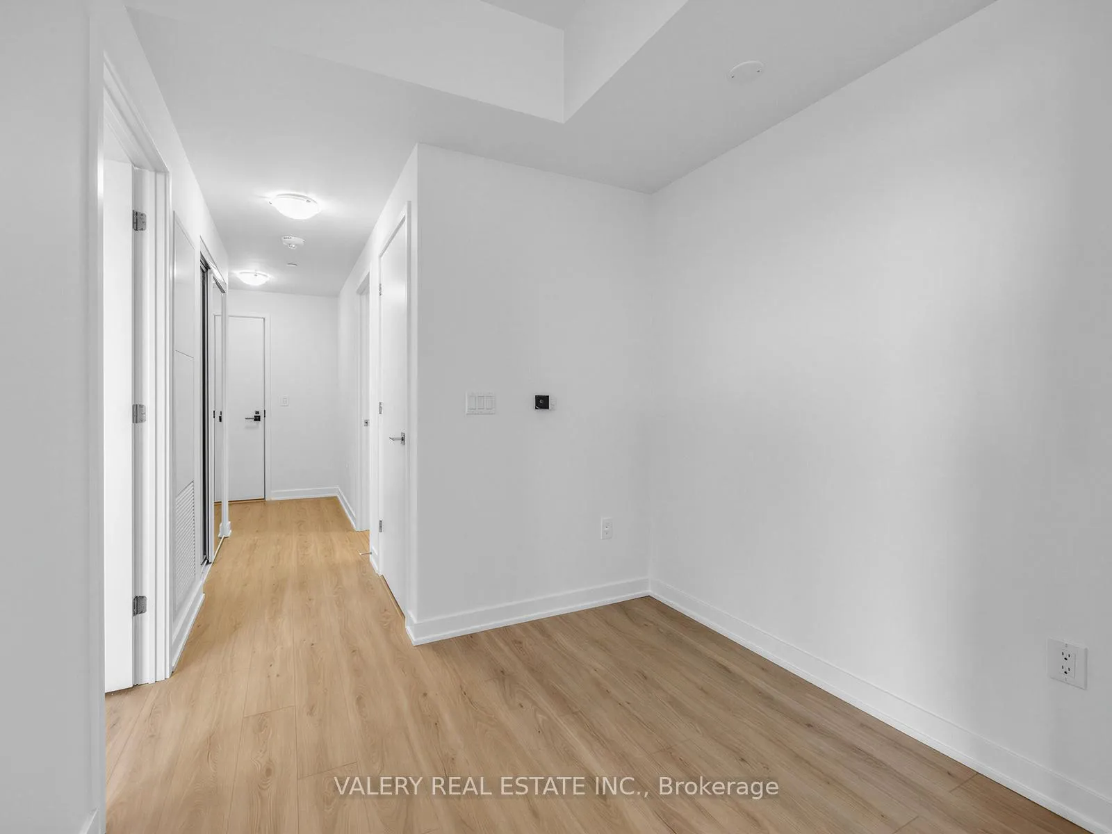 Photo 11 of Unit PH01, 500 Plains Road E, Burlington, LaSalle — HOMEH