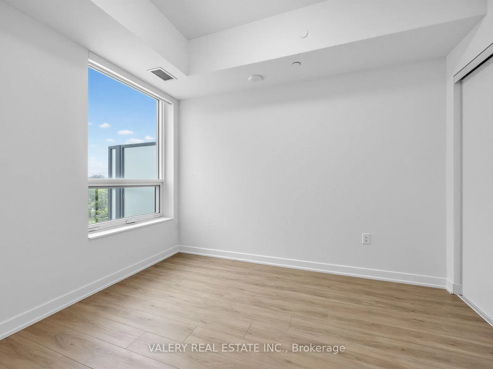 Photo 12 of Unit PH01, 500 Plains Road E, Burlington, LaSalle — HOMEH