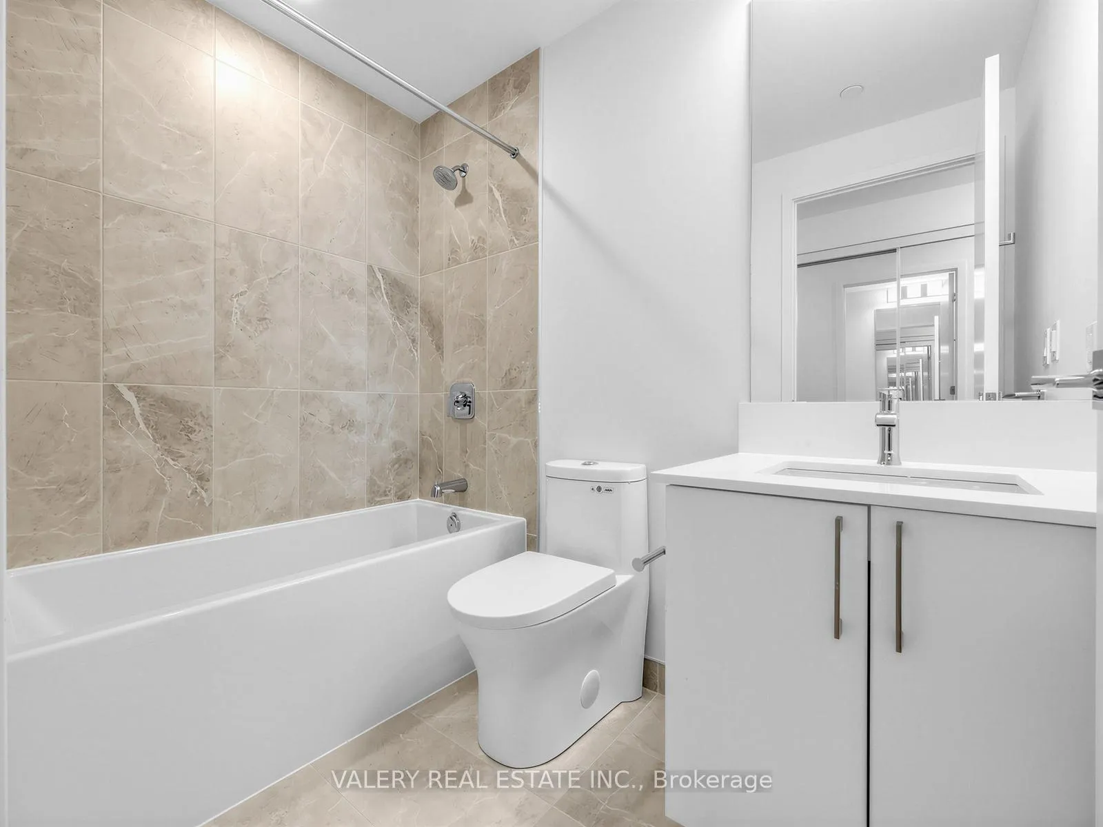 Photo 14 of Unit PH01, 500 Plains Road E, Burlington, LaSalle — HOMEH