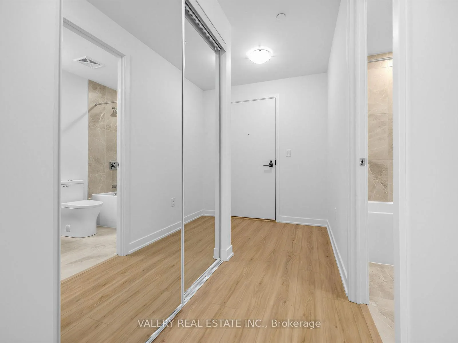 Photo 15 of Unit PH01, 500 Plains Road E, Burlington, LaSalle — HOMEH