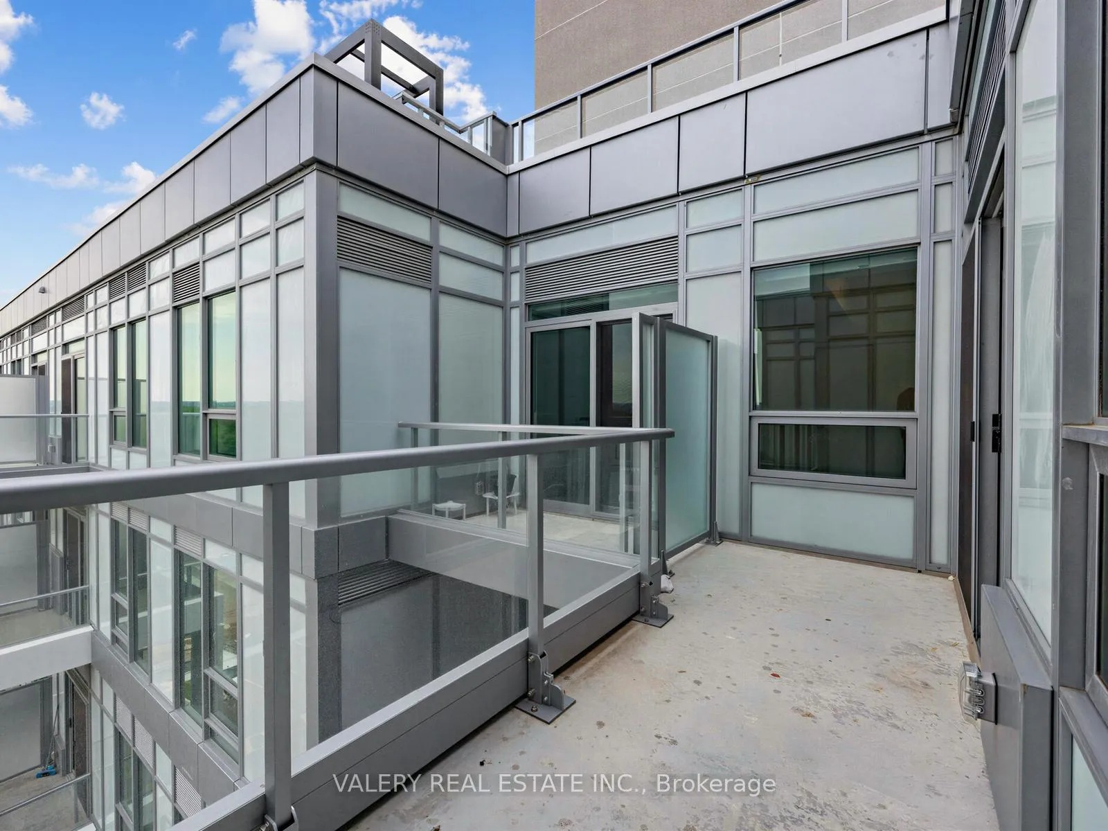 Photo 18 of Unit PH01, 500 Plains Road E, Burlington, LaSalle — HOMEH