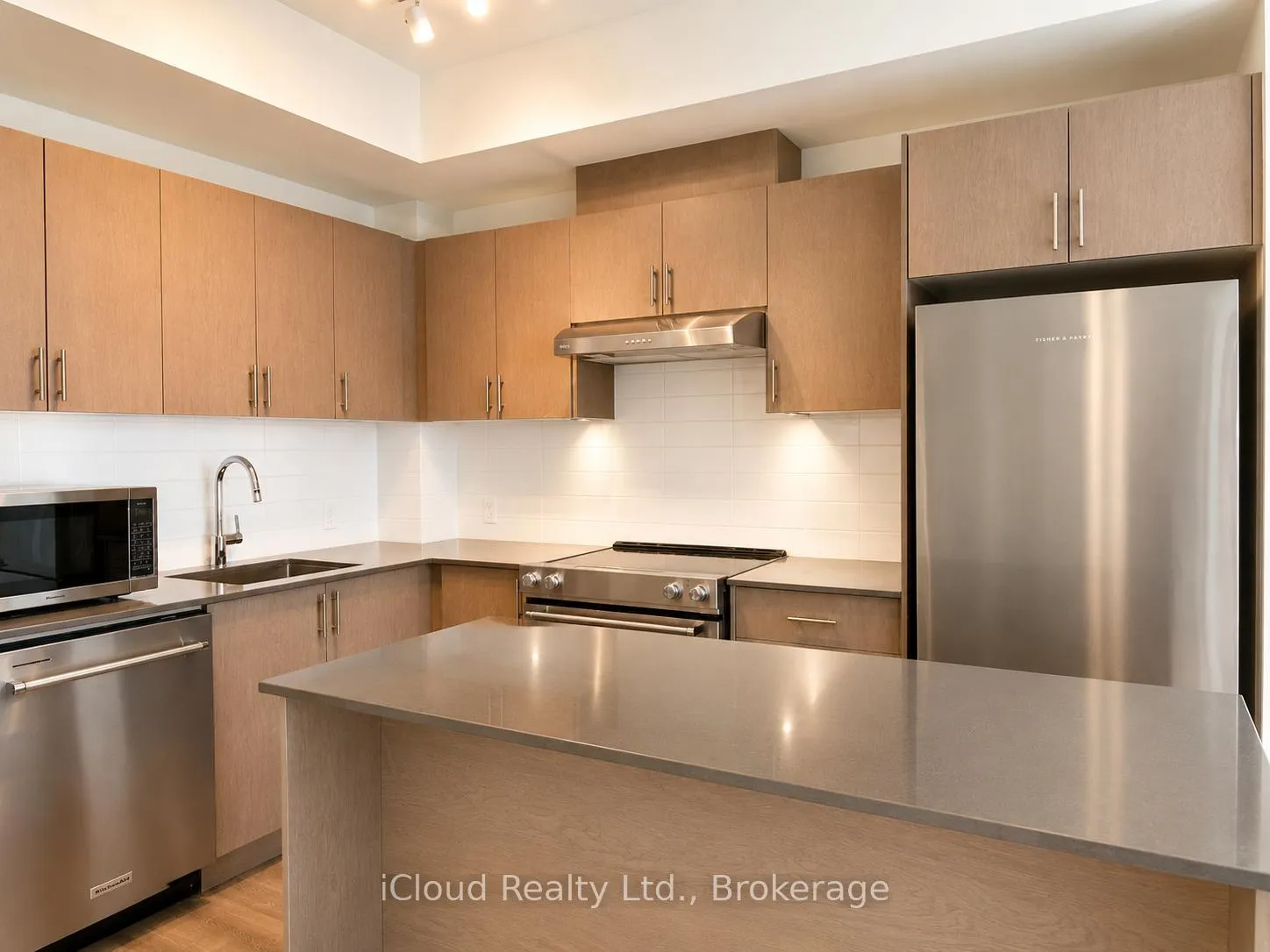 Photo 7 of Unit 404, 27 Korda Gate, Vaughan, Vellore Village — HOMEH
