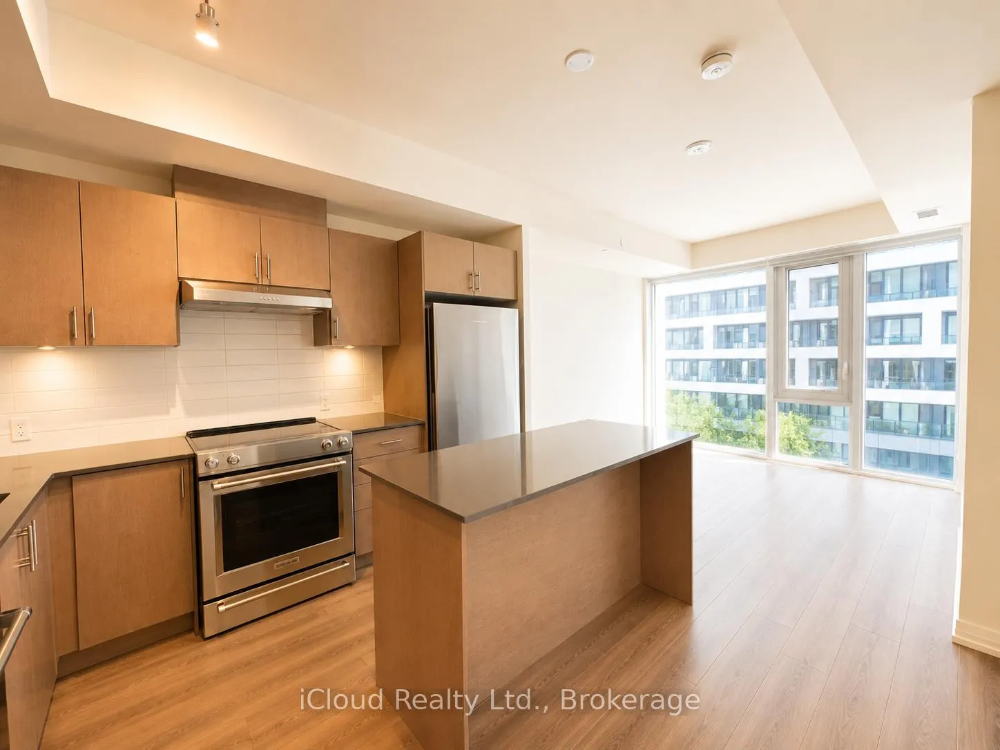 Photo 10 of Unit 404, 27 Korda Gate, Vaughan, Vellore Village — HOMEH