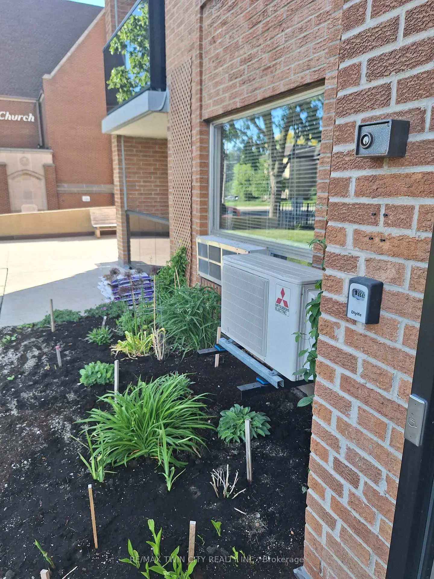 Photo 5 of Unit 502, 64 Benton Street, Kitchener — HOMEH