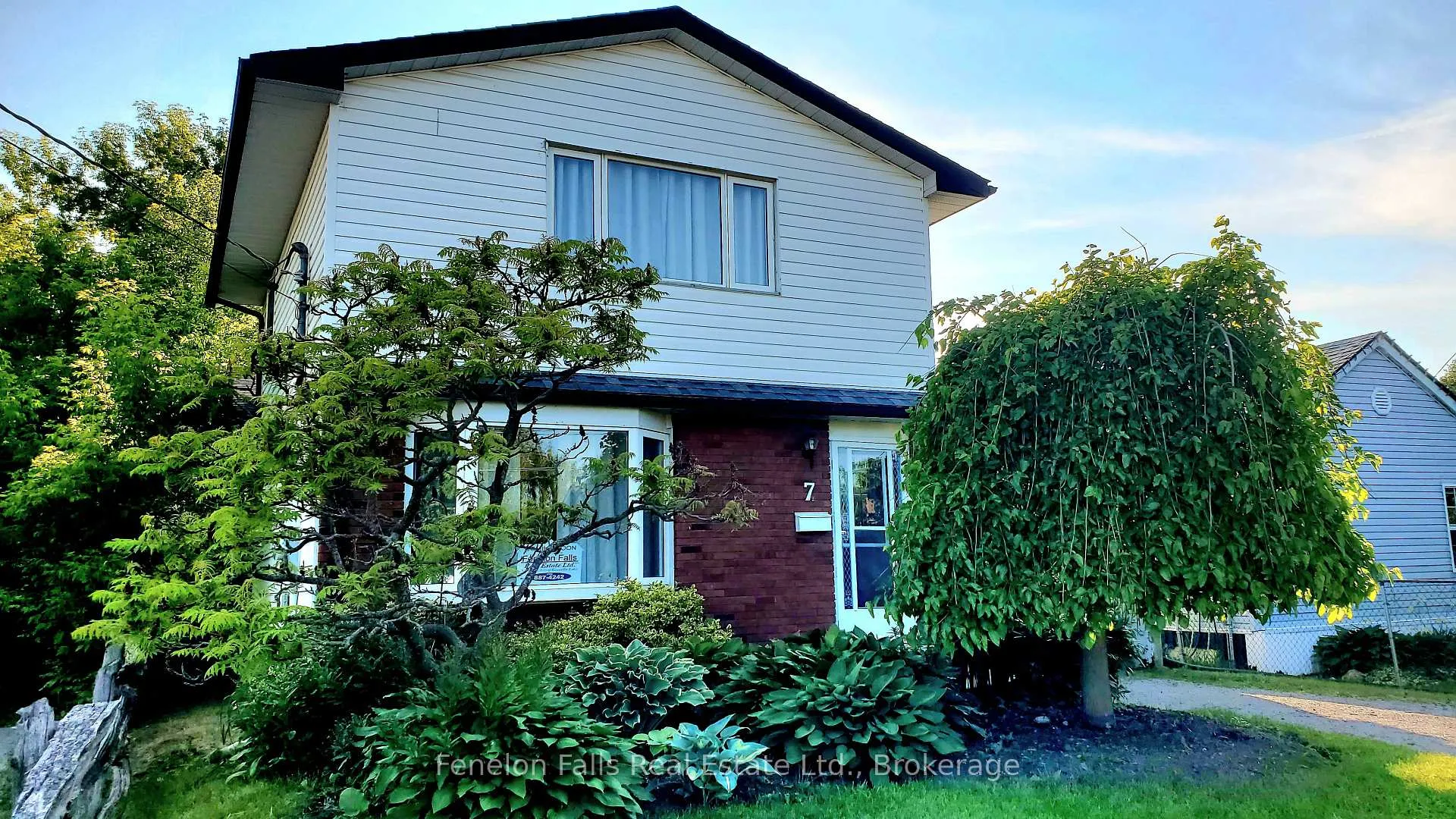 Photo 2 of 7 James Street, Kawartha Lakes, Lindsay — HOMEH