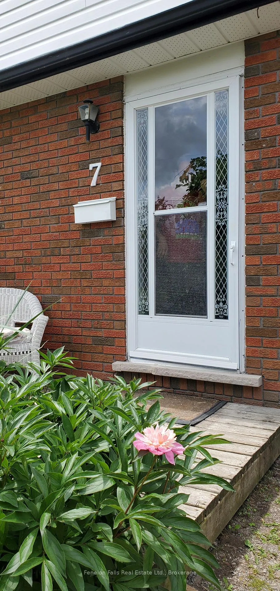 Photo 11 of 7 James Street, Kawartha Lakes, Lindsay — HOMEH