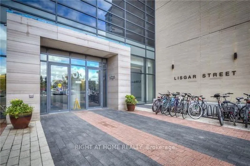 Photo 3 of Unit 2016W, 36 Lisgar Street, Toronto, Little Portugal — HOMEH