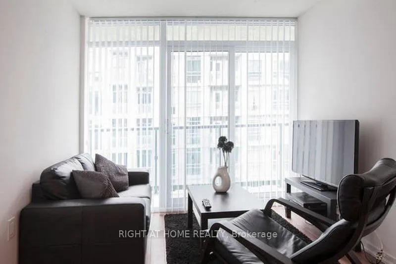 Photo 8 of Unit 2016W, 36 Lisgar Street, Toronto, Little Portugal — HOMEH