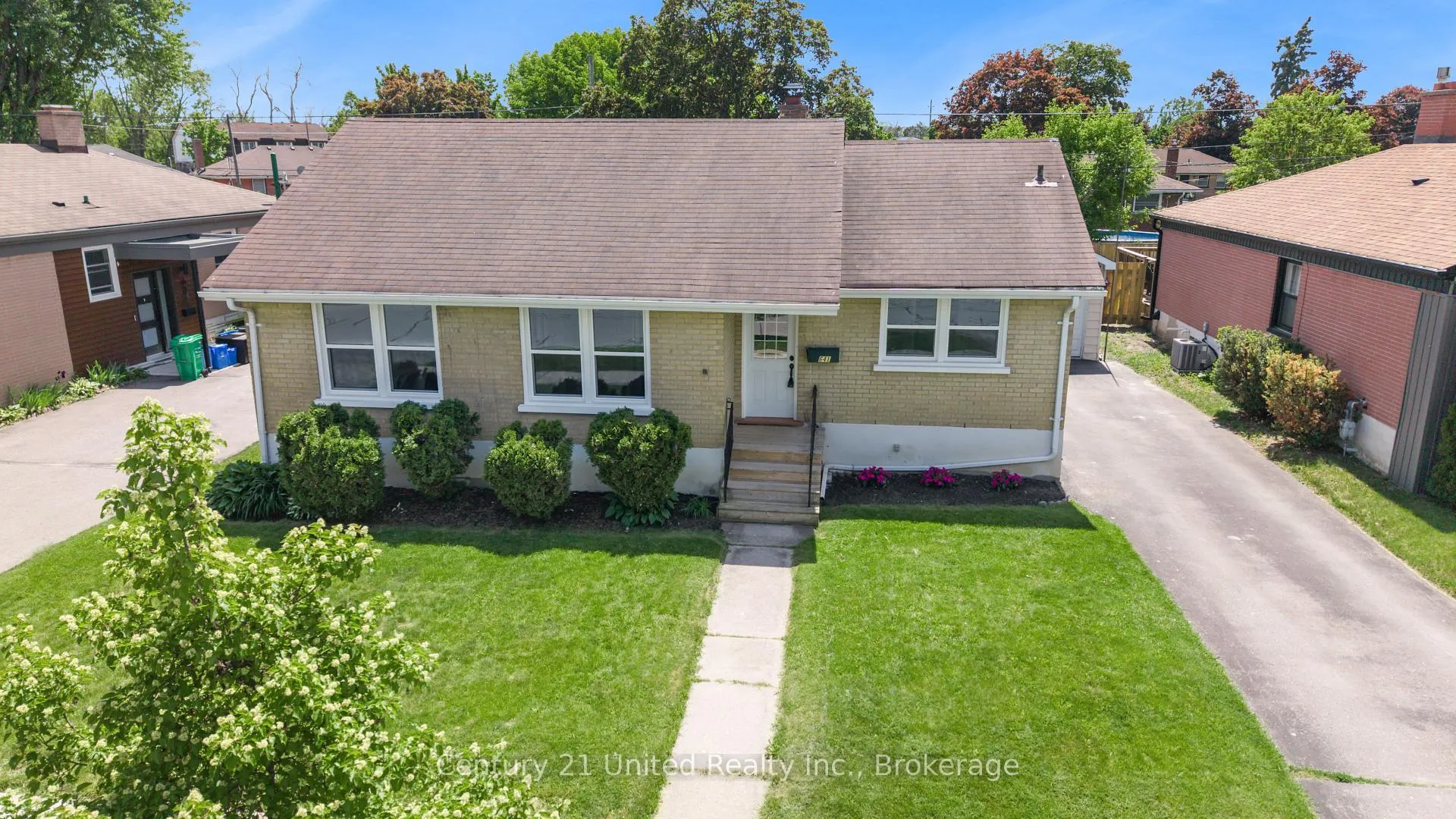 Photo 2 of 641 Harold Drive, Peterborough, Otonabee Ward 1 — HOMEH