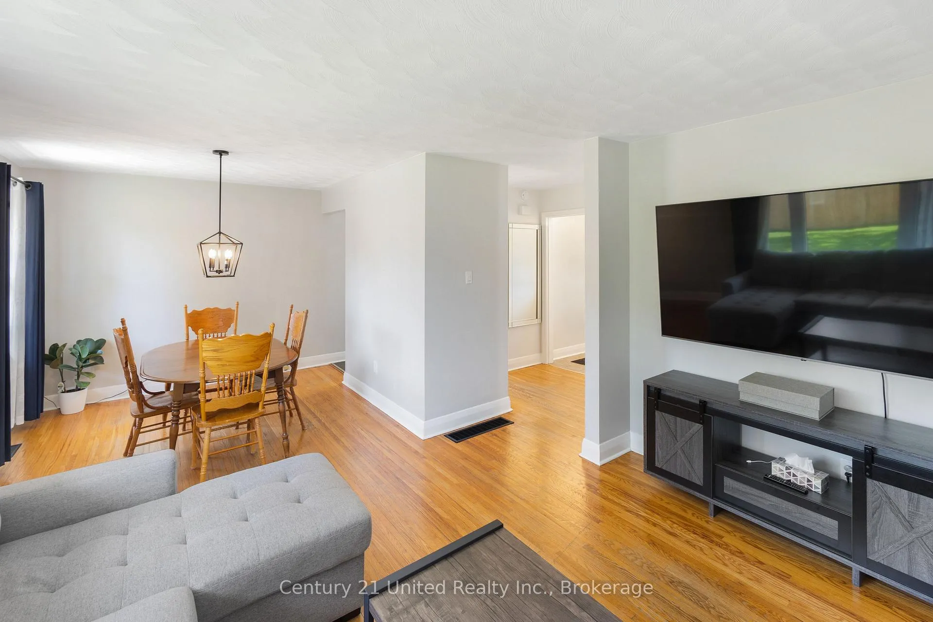 Photo 11 of 641 Harold Drive, Peterborough, Otonabee Ward 1 — HOMEH