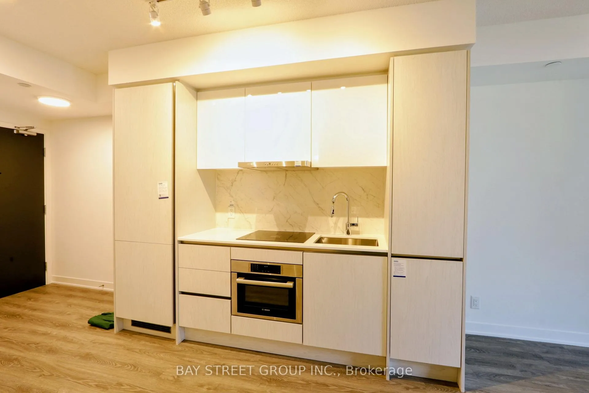 Photo 6 of Unit 919, 180 Front Street E, Toronto, Moss Park — HOMEH