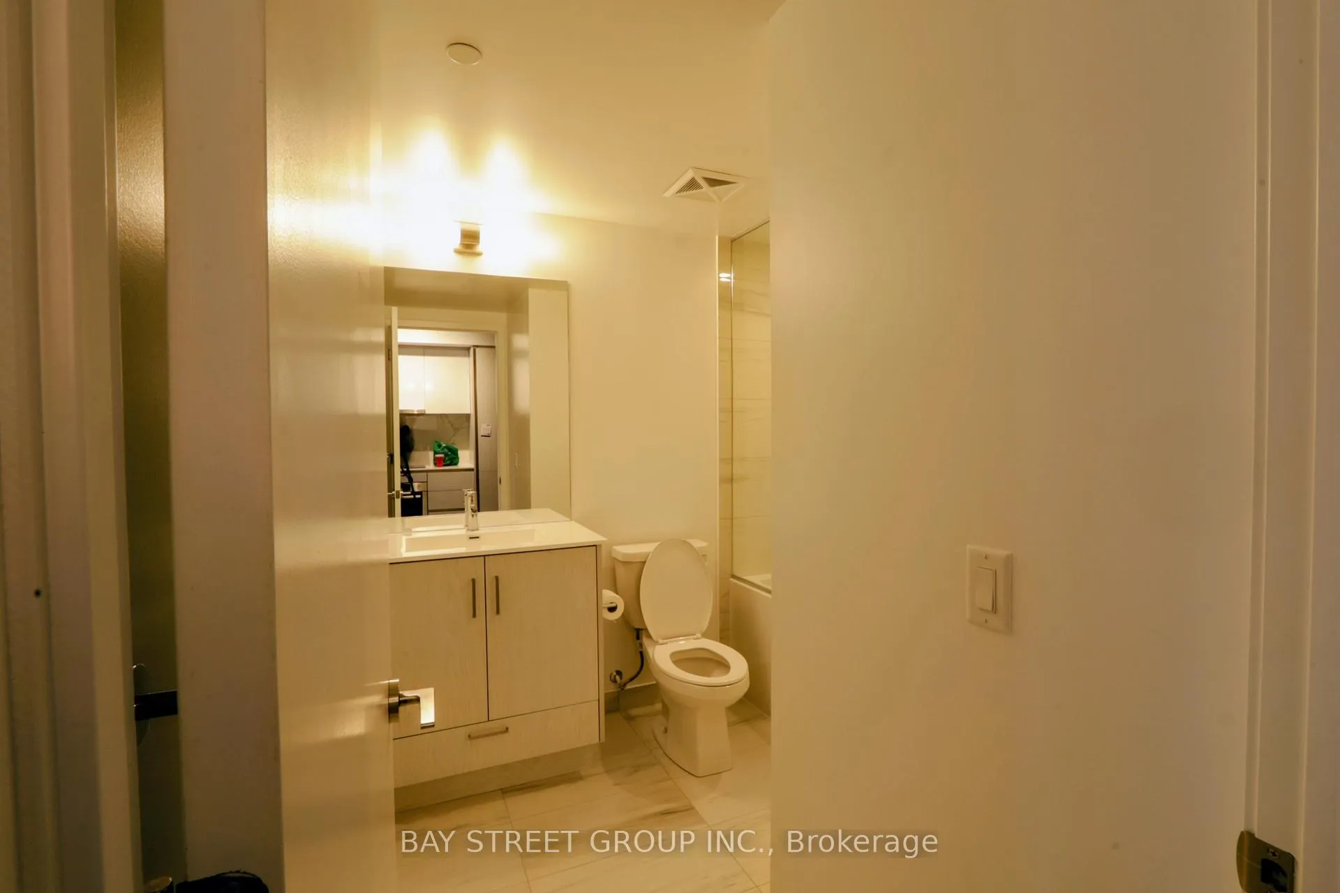 Photo 10 of Unit 919, 180 Front Street E, Toronto, Moss Park — HOMEH