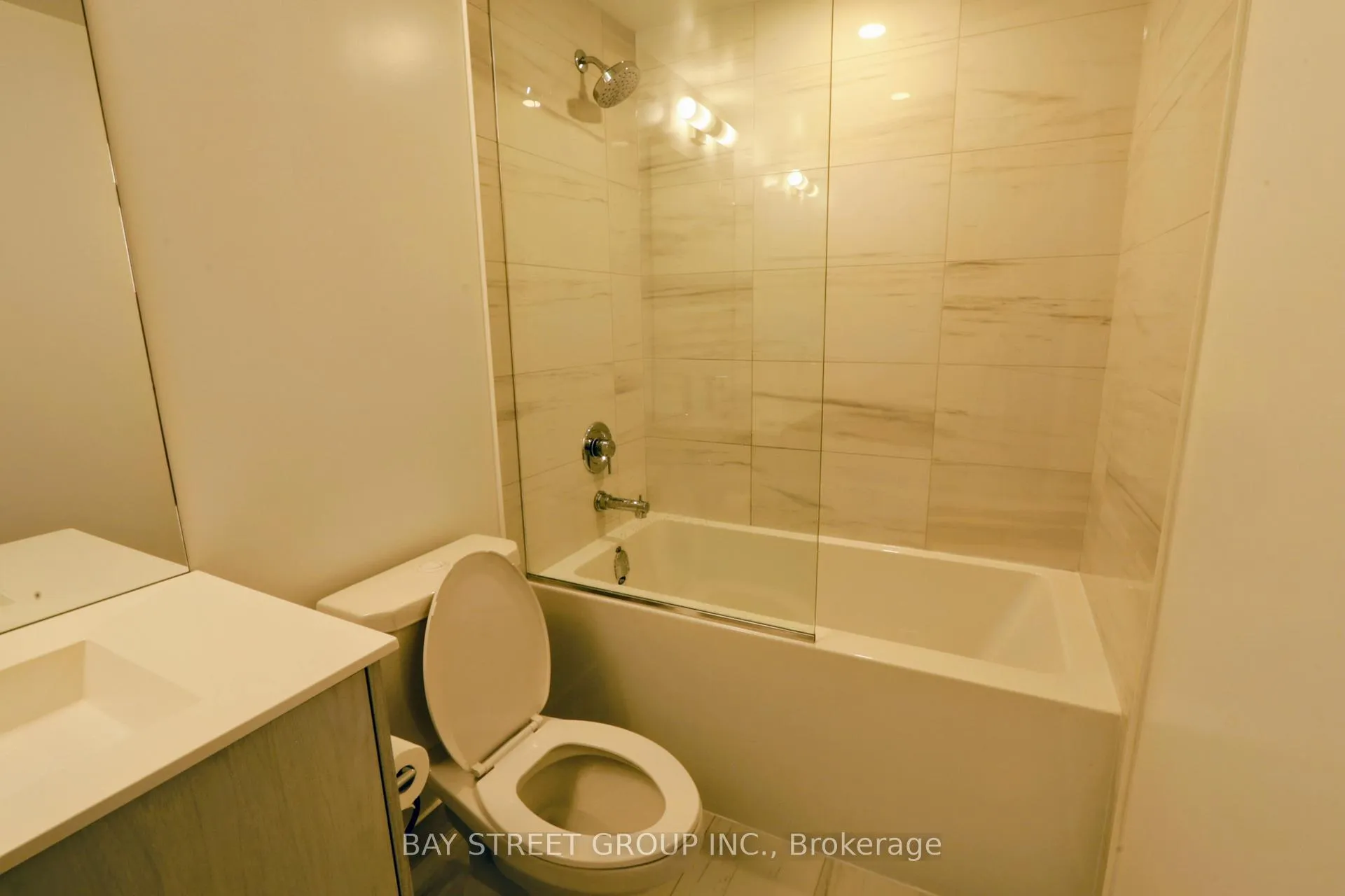 Photo 11 of Unit 919, 180 Front Street E, Toronto, Moss Park — HOMEH