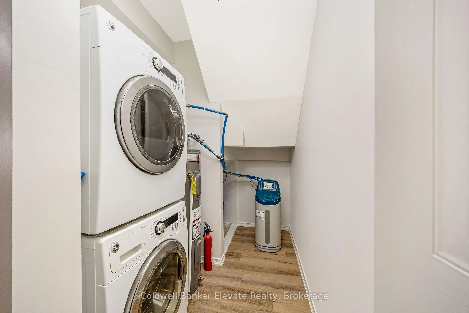 Photo 14 of 50A Wylie Circle, Halton Hills, Georgetown — HOMEH