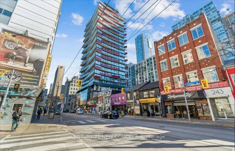 Front of Unit 809, 215 Queen Street W