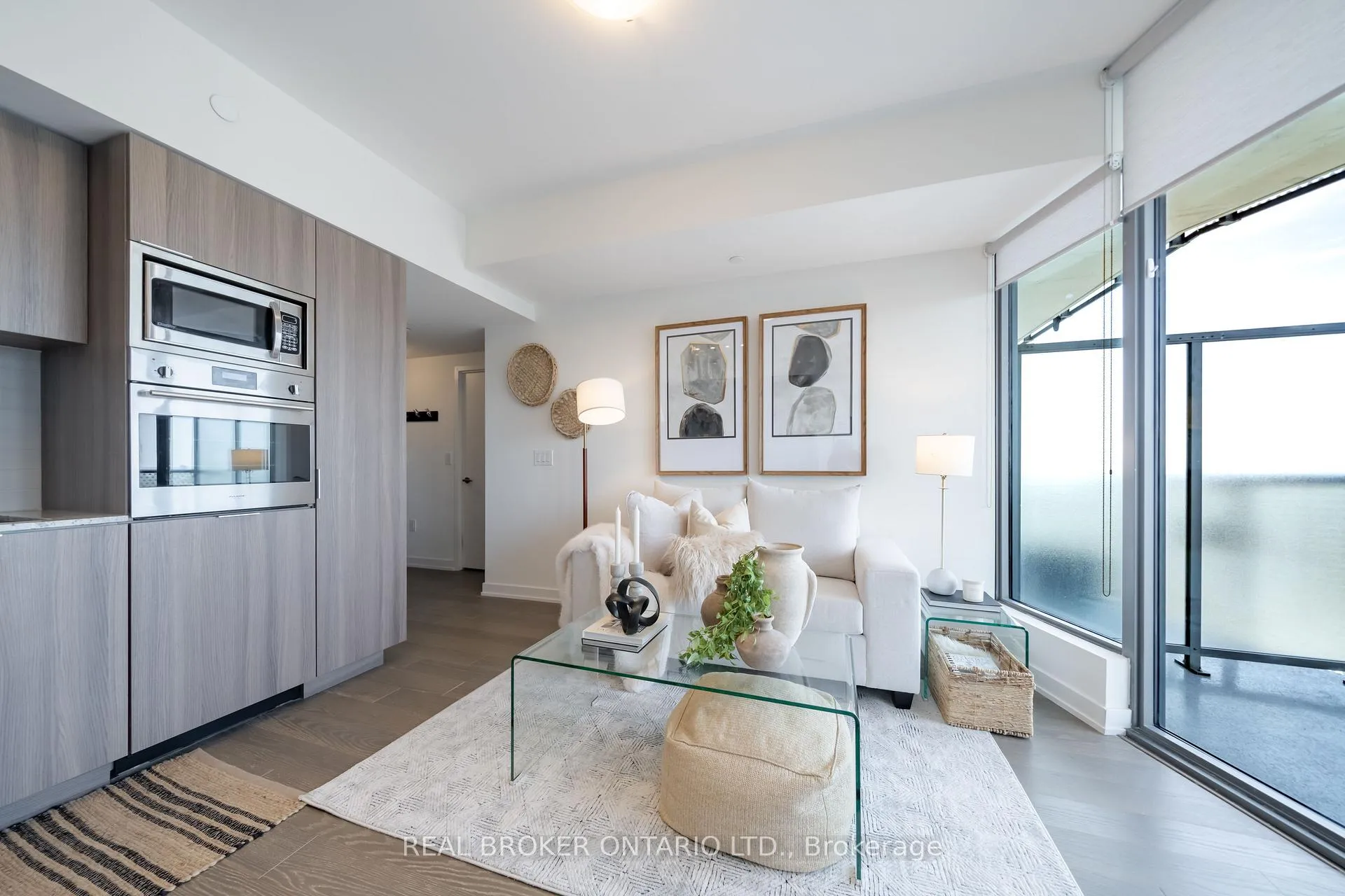 Photo 5 of Unit 5611, 11 Wellesley Street W, Toronto, Bay Street Corridor — HOMEH