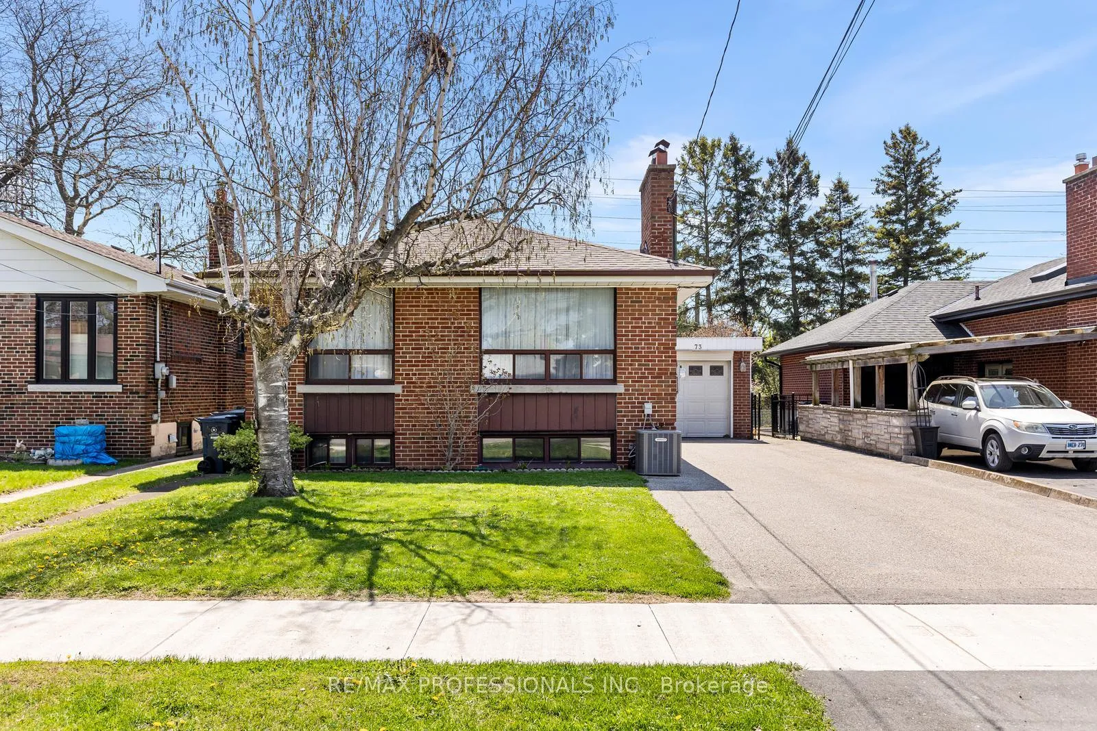 Photo 2 of 73 Coney Road, Etobicoke, Stonegate-Queensway — HOMEH