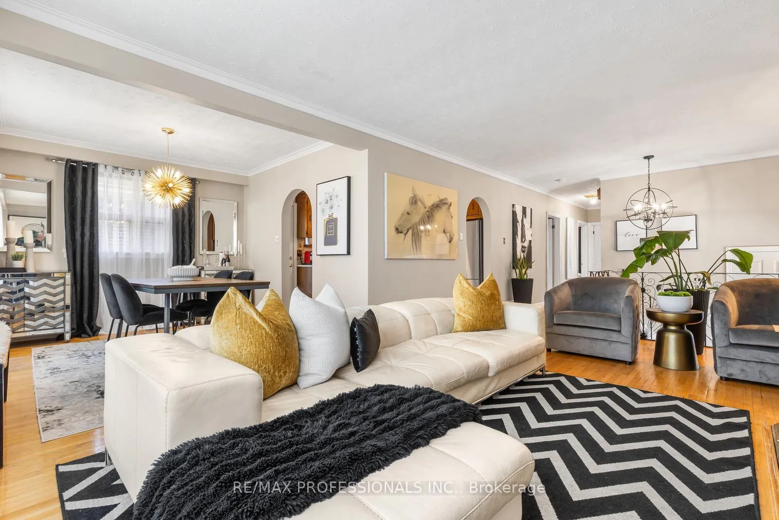 Photo 8 of 73 Coney Road, Etobicoke, Stonegate-Queensway — HOMEH