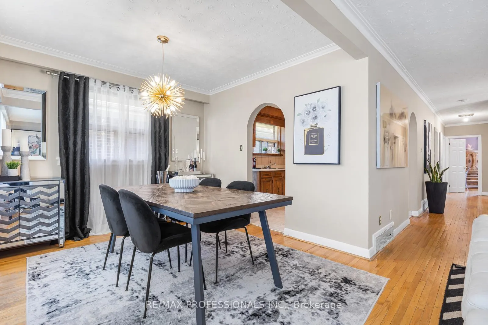 Photo 10 of 73 Coney Road, Etobicoke, Stonegate-Queensway — HOMEH