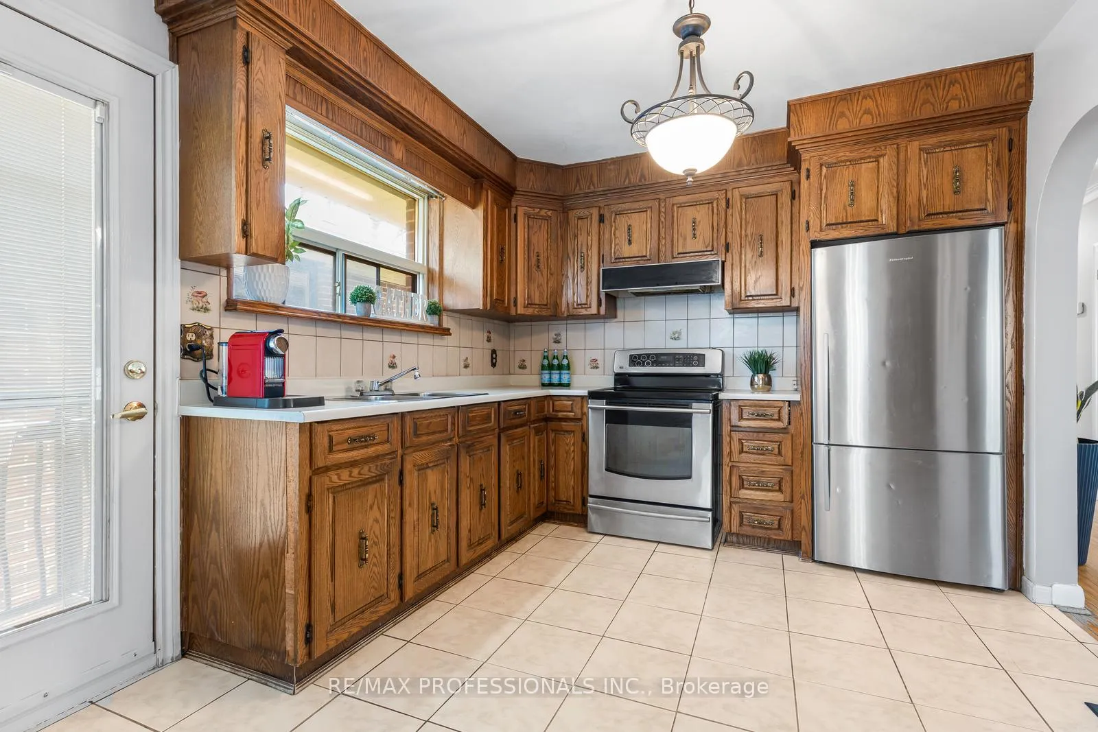 Photo 13 of 73 Coney Road, Etobicoke, Stonegate-Queensway — HOMEH