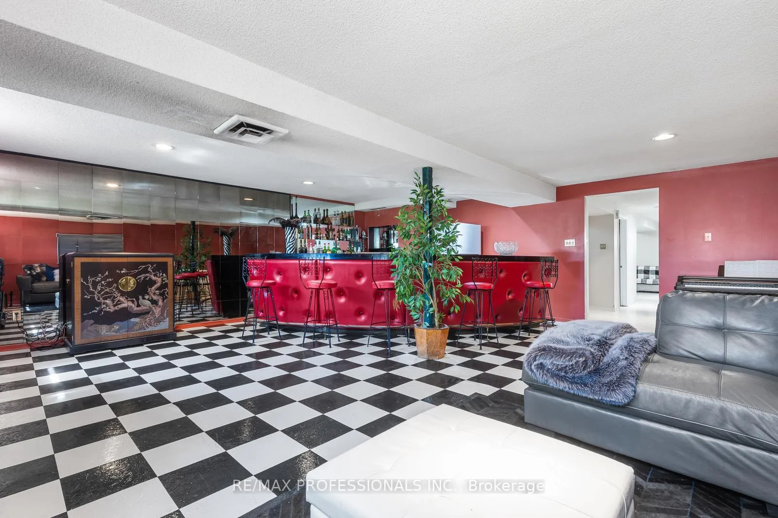 Photo 26 of 73 Coney Road, Etobicoke, Stonegate-Queensway — HOMEH
