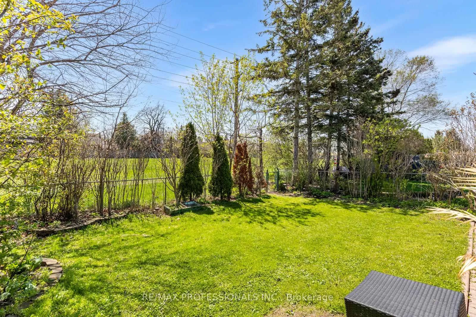 Photo 37 of 73 Coney Road, Etobicoke, Stonegate-Queensway — HOMEH